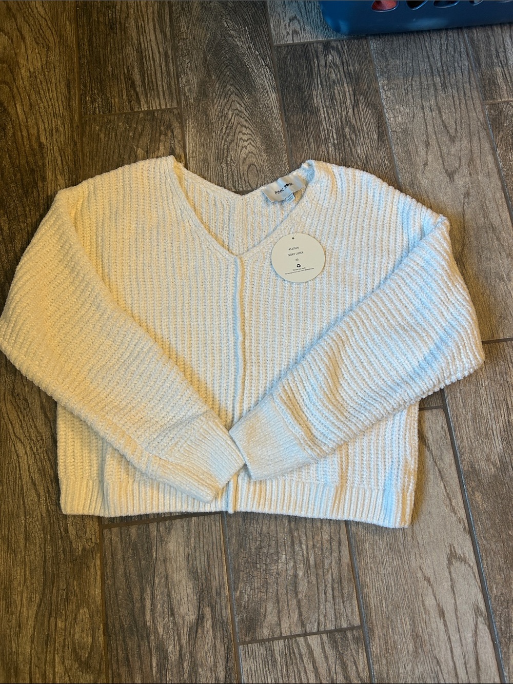 Xs white NWT sweater